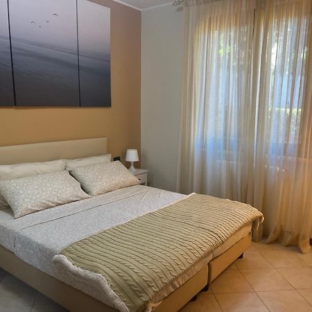 Feli Holiday Home - Panoramic Pool Lake View In Гардоне-Рив'єра Екстер'єр фото